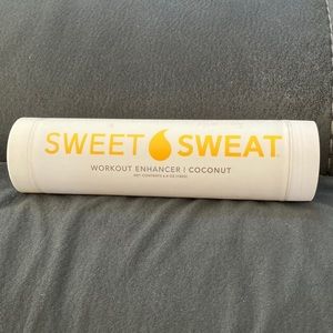 Tropical gel that goes with the sweet sweat band.   Roll on.  Coconut scented
